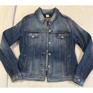 Levi's Women's Classic Indigo Jean Jacket